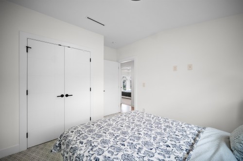 1010 Augusta Avenue, Burnaby, BC - Indoor Photo Showing Bedroom