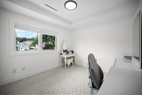 1010 Augusta Avenue, Burnaby, BC - Indoor Photo Showing Office