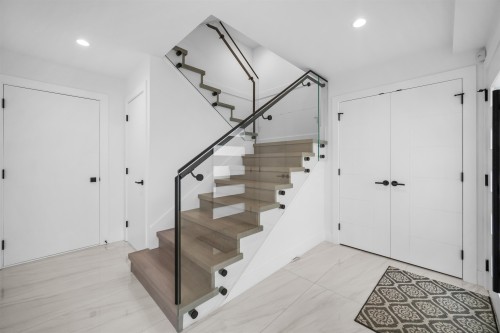 1010 Augusta Avenue, Burnaby, BC - Indoor Photo Showing Other Room
