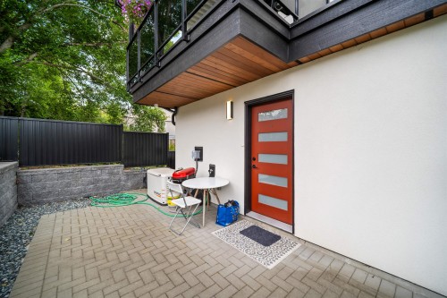 1010 Augusta Avenue, Burnaby, BC - Outdoor