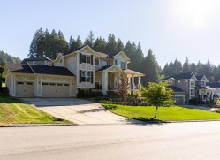 25340 Bosonworth Avenue Maple Ridge, BC V2W 1G9