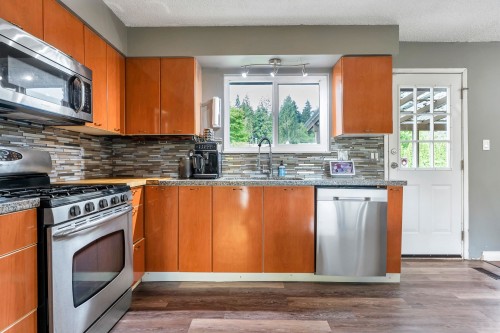 1231 Prairie Avenue, Port Coquitlam, BC - Indoor Photo Showing Kitchen