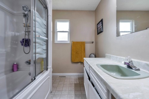 1231 Prairie Avenue, Port Coquitlam, BC - Indoor Photo Showing Bathroom