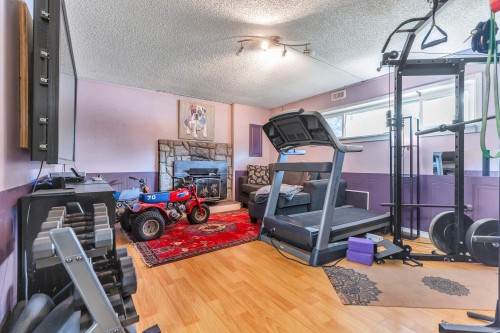 1231 Prairie Avenue, Port Coquitlam, BC - Indoor Photo Showing Gym Room