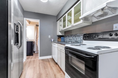 1231 Prairie Avenue, Port Coquitlam, BC - Indoor Photo Showing Kitchen