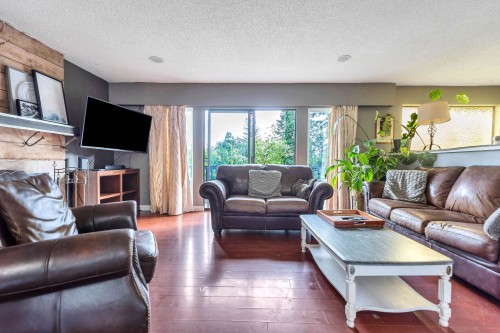 1231 Prairie Avenue, Port Coquitlam, BC - Indoor Photo Showing Living Room