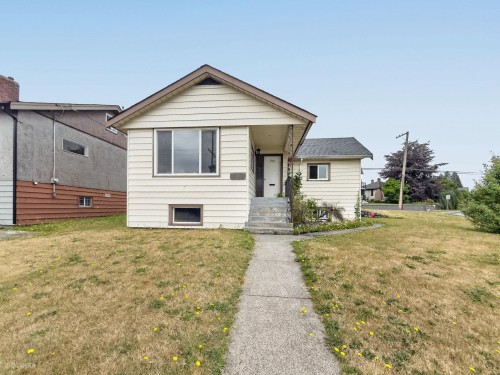 319 Eighth Avenue E, New Westminster, BC 