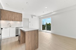 427-82 First Street New Westminster, BC V3L 0L8