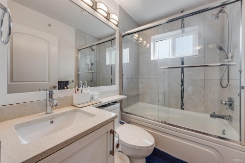 621 65Th Avenue E, Vancouver, BC 
