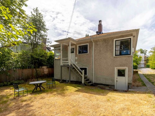 4691 5Th Avenue W, Vancouver, BC - Outdoor