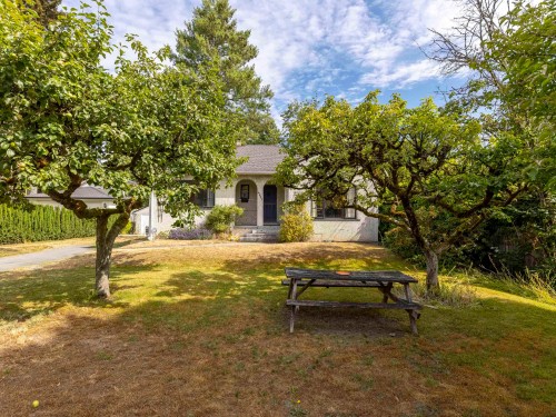 4691 5Th Avenue W, Vancouver, BC - Outdoor