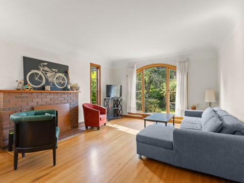 4691 5Th Avenue W, Vancouver, BC - Indoor Photo Showing Living Room With Fireplace