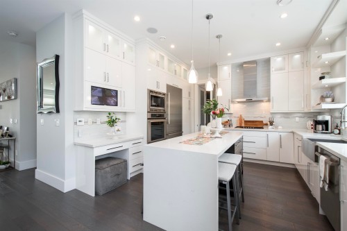 917 Sperling Avenue, Burnaby, BC 