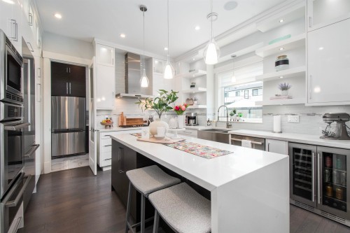 917 Sperling Avenue, Burnaby, BC 