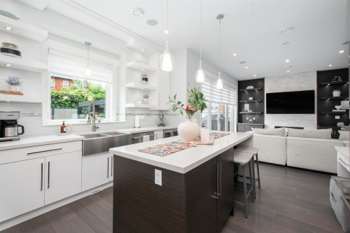 917 Sperling Avenue, Burnaby, BC 