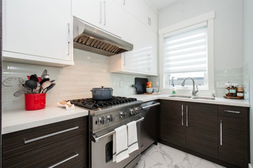 917 Sperling Avenue, Burnaby, BC 
