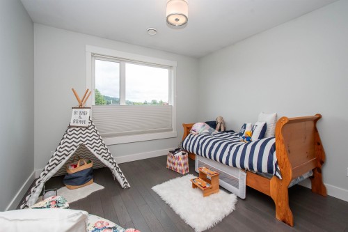 917 Sperling Avenue, Burnaby, BC 