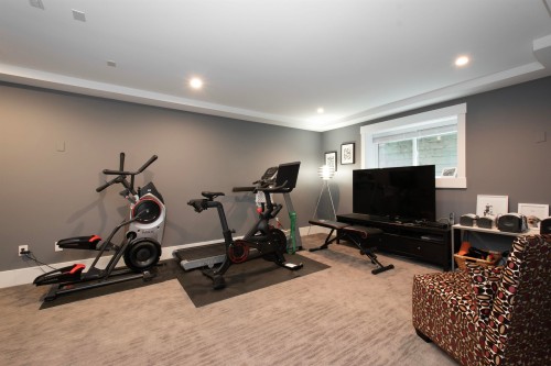 917 Sperling Avenue, Burnaby, BC 