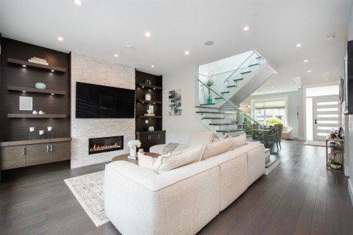 917 Sperling Avenue, Burnaby, BC 