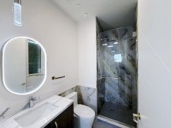 10xx E 62nd Ave Vancouver Bc Vancouver, BC V5X 2H1