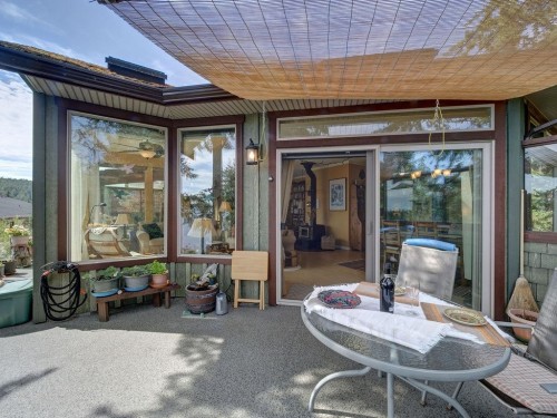 5475 Hydaway Place, Halfmoon Bay, BC - Outdoor With Deck Patio Veranda With Exterior
