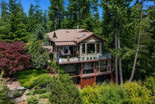 5475 Hydaway Place, Halfmoon Bay, BC - Outdoor