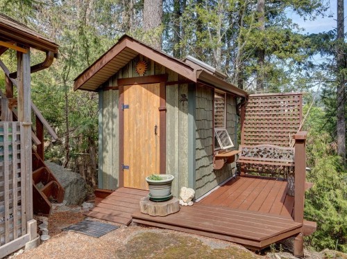 5475 Hydaway Place, Halfmoon Bay, BC - Outdoor With Deck Patio Veranda With Exterior