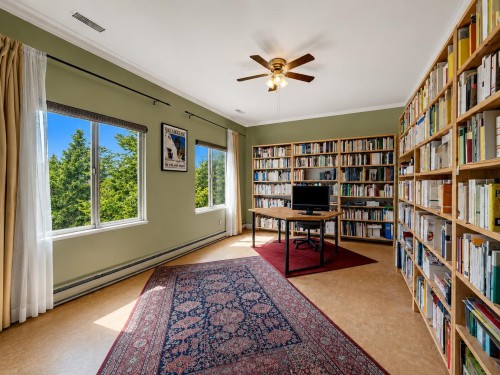 5475 Hydaway Place, Halfmoon Bay, BC - Indoor