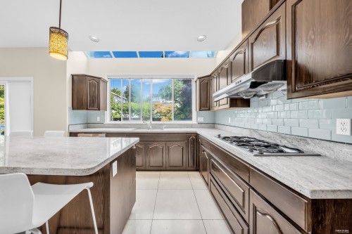 3549 40Th Avenue W, Vancouver, BC 