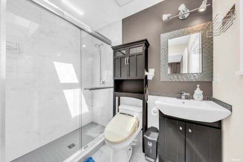 3549 40Th Avenue W, Vancouver, BC 