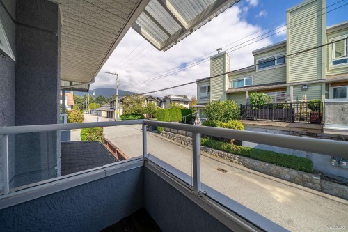 215 18Th Street W, North Vancouver, BC - Outdoor With Exterior
