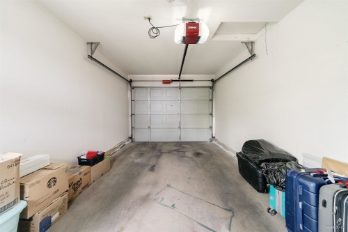215 18Th Street W, North Vancouver, BC - Indoor Photo Showing Garage