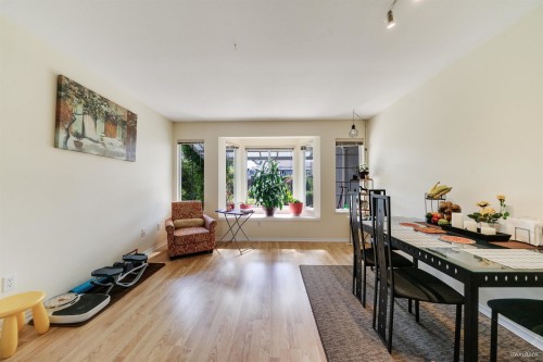 215 18Th Street W, North Vancouver, BC - Indoor