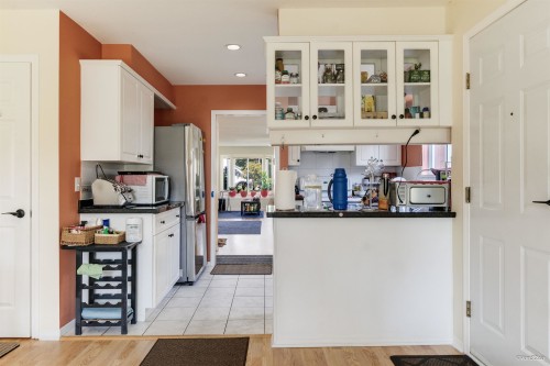 215 18Th Street W, North Vancouver, BC - Indoor
