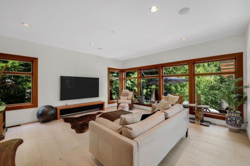 4-40781 Thunderbird Ridge, Squamish, BC - Indoor Photo Showing Living Room