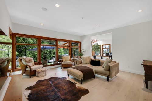 4-40781 Thunderbird Ridge, Squamish, BC - Indoor Photo Showing Living Room