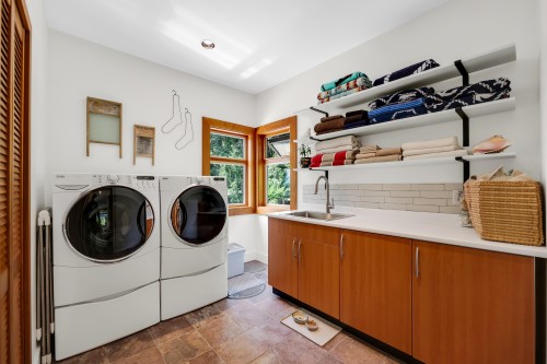 4-40781 Thunderbird Ridge, Squamish, BC - Indoor Photo Showing Laundry Room