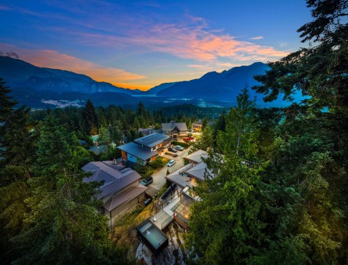 4-40781 Thunderbird Ridge, Squamish, BC - Outdoor With View