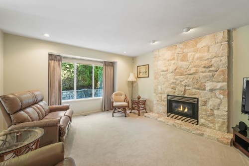 136 Parkside Drive, Port Moody, BC - Indoor Photo Showing Living Room With Fireplace