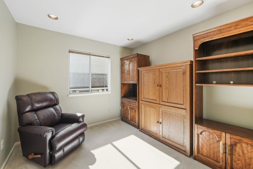 136 Parkside Drive, Port Moody, BC - Indoor Photo Showing Other Room