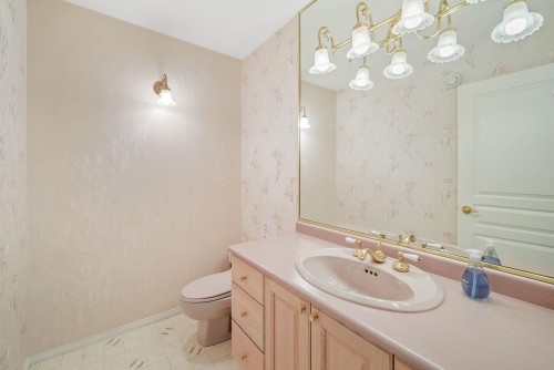 136 Parkside Drive, Port Moody, BC - Indoor Photo Showing Bathroom
