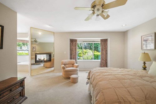 136 Parkside Drive, Port Moody, BC - Indoor Photo Showing Bedroom