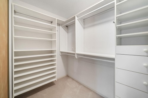 136 Parkside Drive, Port Moody, BC - Indoor Photo Showing Other Room