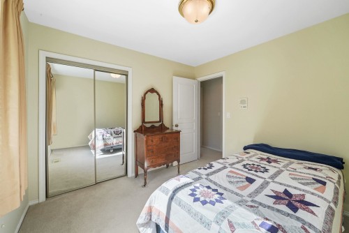 136 Parkside Drive, Port Moody, BC - Indoor Photo Showing Bedroom