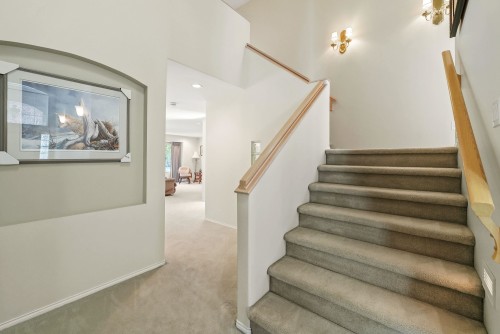 136 Parkside Drive, Port Moody, BC - Indoor Photo Showing Other Room