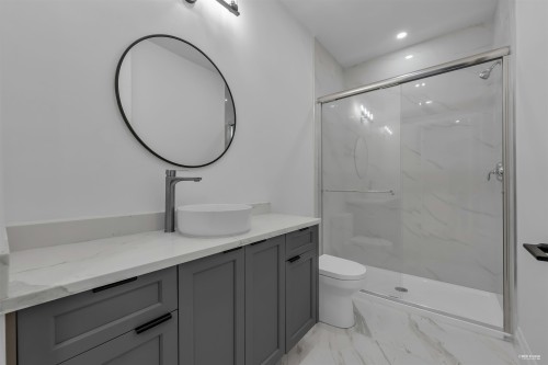 2246 20Th Avenue W, Vancouver, BC 