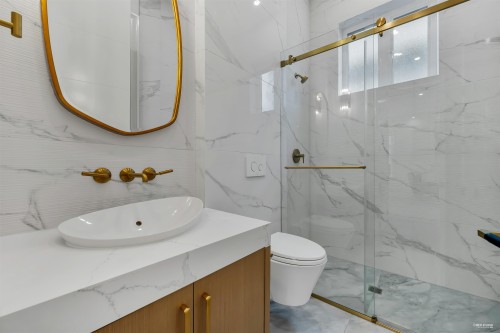 2246 20Th Avenue W, Vancouver, BC 