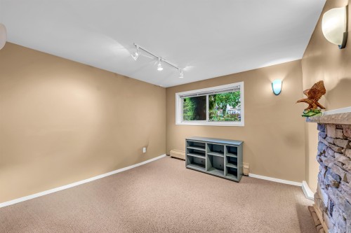 2474 5Th Avenue E, Vancouver, BC - Indoor Photo Showing Other Room