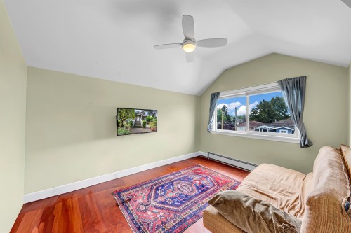 2474 5Th Avenue E, Vancouver, BC - Indoor