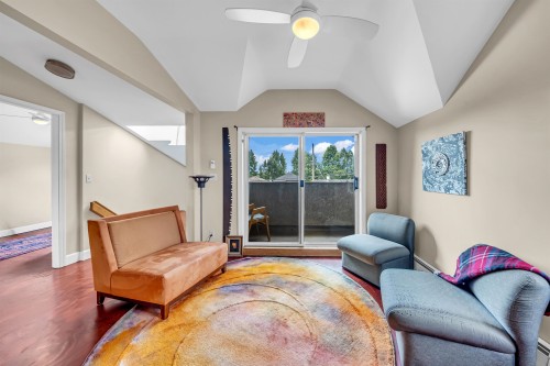 2474 5Th Avenue E, Vancouver, BC - Indoor